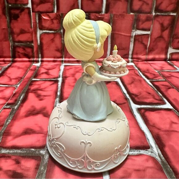 Precious Moments Disney CINDERELLA Music Box - Picture 2 of 7